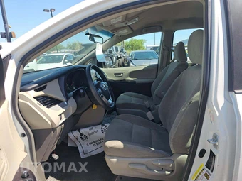 2017 Toyota Sienna L 7-Passenger 119.3" WB - miniatura 6
