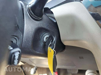 2017 Toyota Sienna L 7-Passenger 119.3" WB - miniatura 8