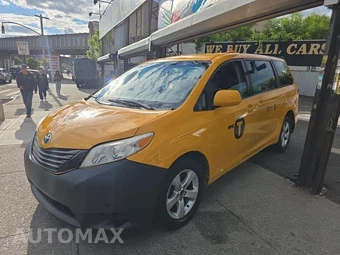 2017 Toyota Sienna L 7-Passenger 119.3" WB