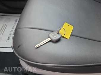 2017 Toyota Sienna L 7-Passenger 119.3" WB - miniatura 32
