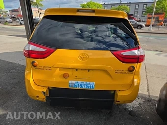 2017 Toyota Sienna L 7-Passenger 119.3" WB - miniatura 5