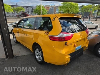 2017 Toyota Sienna L 7-Passenger 119.3" WB - miniatura 6