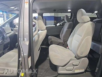 2017 Toyota Sienna LE 7-Passenger 119.3" WB - miniatura 13