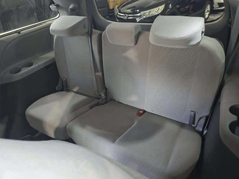 2017 Toyota Sienna LE 7-Passenger 119.3" WB - miniatura 14