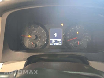 2017 Toyota Sienna LE 7-Passenger 119.3" WB - miniatura 9