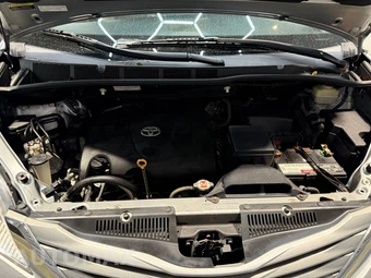 2017 Toyota Sienna LE 7-Passenger 119.3" WB - miniatura 20