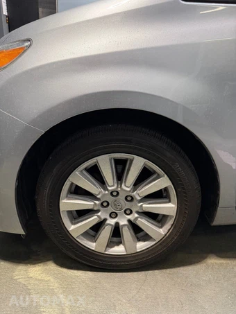 2017 Toyota Sienna LE 7-Passenger 119.3" WB - miniatura 34