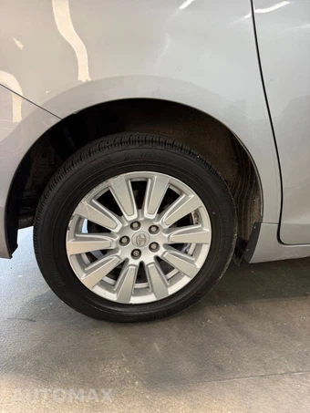 2017 Toyota Sienna LE 7-Passenger 119.3" WB - miniatura 37