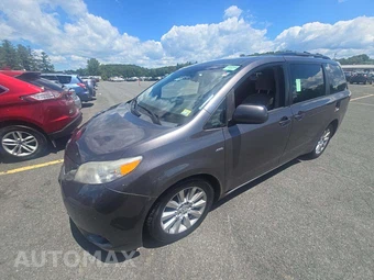 2017 Toyota Sienna LE 7-Passenger 119.3" WB