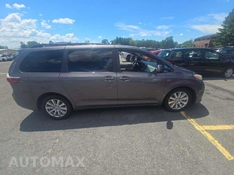 2017 Toyota Sienna LE 7-Passenger 119.3" WB - miniatura 4