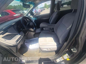 2017 Toyota Sienna LE 7-Passenger 119.3" WB - miniatura 6