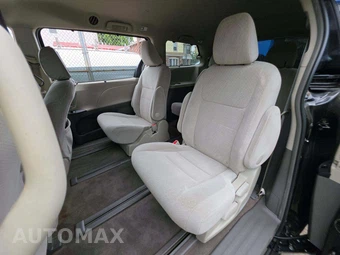 2017 Toyota Sienna LE 7-Passenger 119.3" WB - miniatura 13