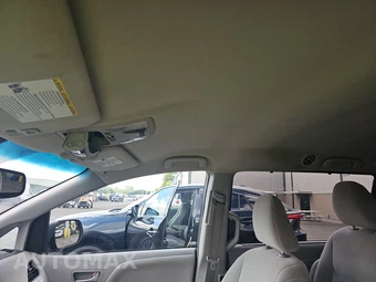 2017 Toyota Sienna LE 7-Passenger 119.3" WB - miniatura 19