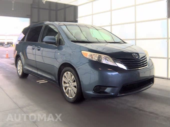 2017 Toyota Sienna LE 7-Passenger 119.3" WB - miniatura 3