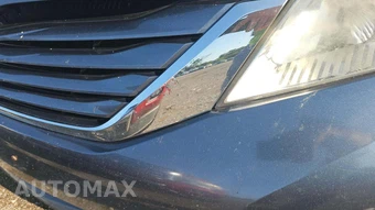 2017 Toyota Sienna LE 7-Passenger 119.3" WB - miniatura 38