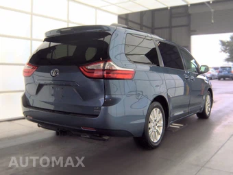 2017 Toyota Sienna LE 7-Passenger 119.3" WB - miniatura 4