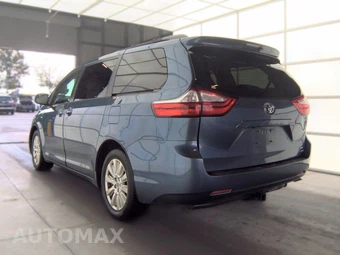 2017 Toyota Sienna LE 7-Passenger 119.3" WB - miniatura 6