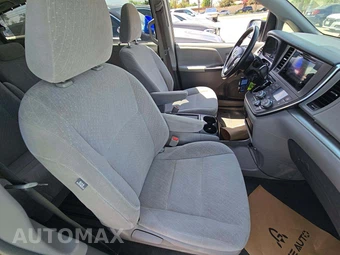 2017 Toyota Sienna LE 8-Passenger 119.3" WB - miniatura 18