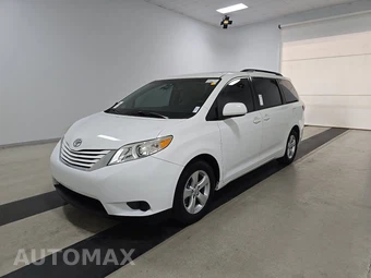 2017 Toyota Sienna LE 8-Passenger 119.3" WB
