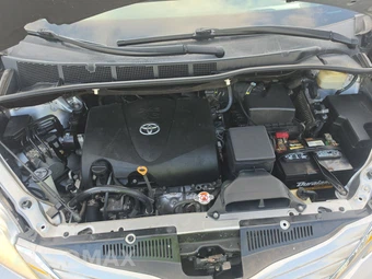 2017 Toyota Sienna LE 8-Passenger 119.3" WB - miniatura 16