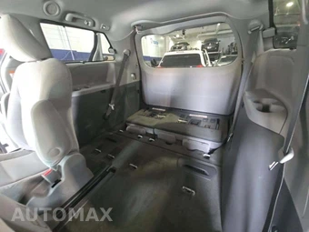 2017 Toyota Sienna LE 8-Passenger 119.3" WB - miniatura 14