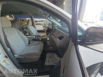 2017 Toyota Sienna LE 8-Passenger 119.3" WB - miniatura 19