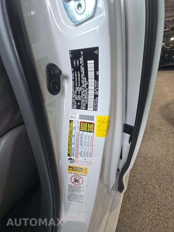 2017 Toyota Sienna LE 8-Passenger 119.3" WB - miniatura 5