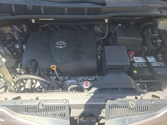 2017 Toyota Sienna LE 8-Passenger 119.3" WB - miniatura 16