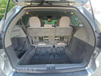 2017 Toyota Sienna LE 8-Passenger 119.3" WB - miniatura 12