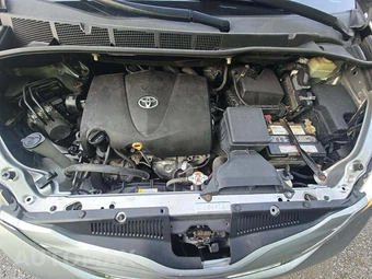 2017 Toyota Sienna LE 8-Passenger 119.3" WB - miniatura 28