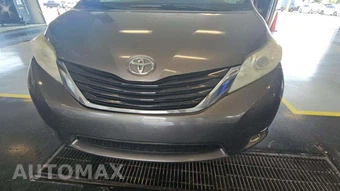 2017 Toyota Sienna LE 8-Passenger 119.3" WB - miniatura 34