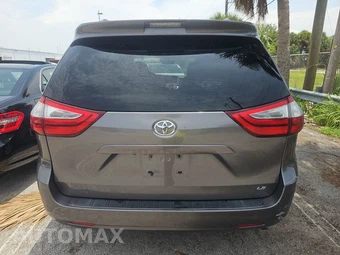 2017 Toyota Sienna LE 8-Passenger 119.3" WB - miniatura 5
