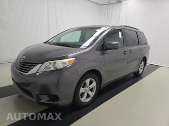 2017 Toyota Sienna LE 8-Passenger 119.3" WB
