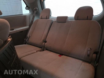 2017 Toyota Sienna LE 8-Passenger 119.3" WB - miniatura 14