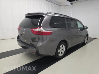 2017 Toyota Sienna LE 8-Passenger 119.3" WB - miniatura 4