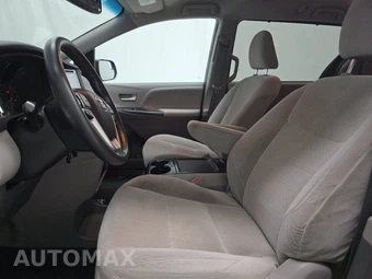 2017 Toyota Sienna LE 8-Passenger 119.3" WB - miniatura 7