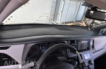 2017 Toyota Sienna LE 8-Passenger 119.3" WB - miniatura 11