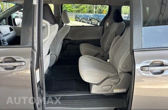 2017 Toyota Sienna LE 8-Passenger 119.3" WB - miniatura 18
