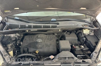 2017 Toyota Sienna LE 8-Passenger 119.3" WB - miniatura 19