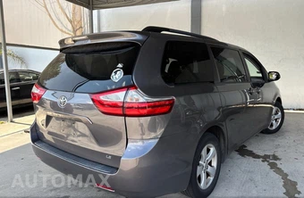 2017 Toyota Sienna LE 8-Passenger 119.3" WB - miniatura 6