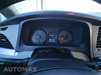 2017 Toyota Sienna LE 8-Passenger 119.3" WB - miniatura 12