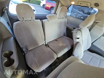 2017 Toyota Sienna LE 8-Passenger 119.3" WB - miniatura 14