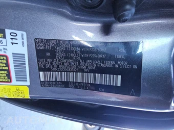 2017 Toyota Sienna LE 8-Passenger 119.3" WB - miniatura 15