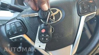 2017 Toyota Sienna LE 8-Passenger 119.3" WB - miniatura 20