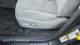 2017 Toyota Sienna LE 8-Passenger 119.3" WB - miniatura 26