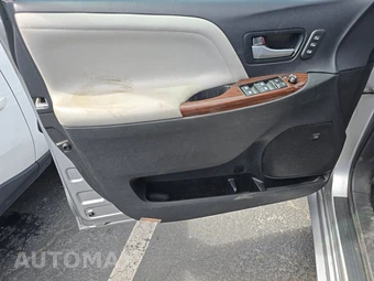 2017 Toyota Sienna Limited Premium 7-Passenger 119.3" WB - miniatura 9