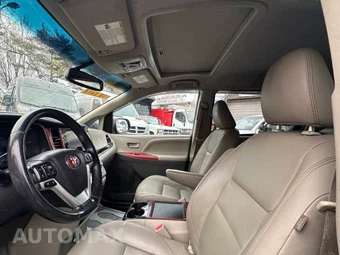 2017 Toyota Sienna Limited Premium 7-Passenger 119.3" WB - miniatura 12