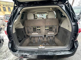 2017 Toyota Sienna Limited Premium 7-Passenger 119.3" WB - miniatura 6