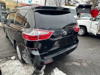 2017 Toyota Sienna Limited Premium 7-Passenger 119.3" WB - miniatura 7