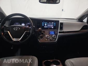 2017 Toyota Sienna Limited Premium 7-Passenger 119.3" WB - miniatura 11